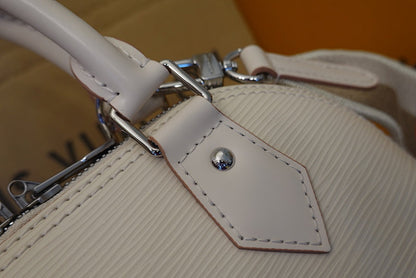 Anum Bags ln Luxury Bag --60925