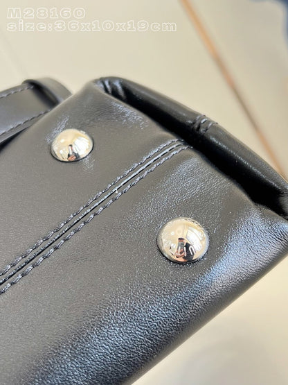 Anum Bags ln Luxury Bag --95941