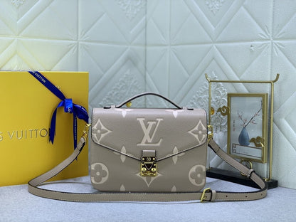 Anum Bags ln Luxury Bag --75872