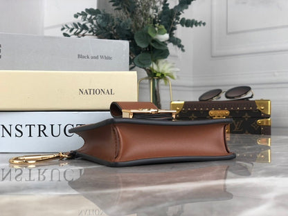 Anum Bags ln Luxury Bag --60676