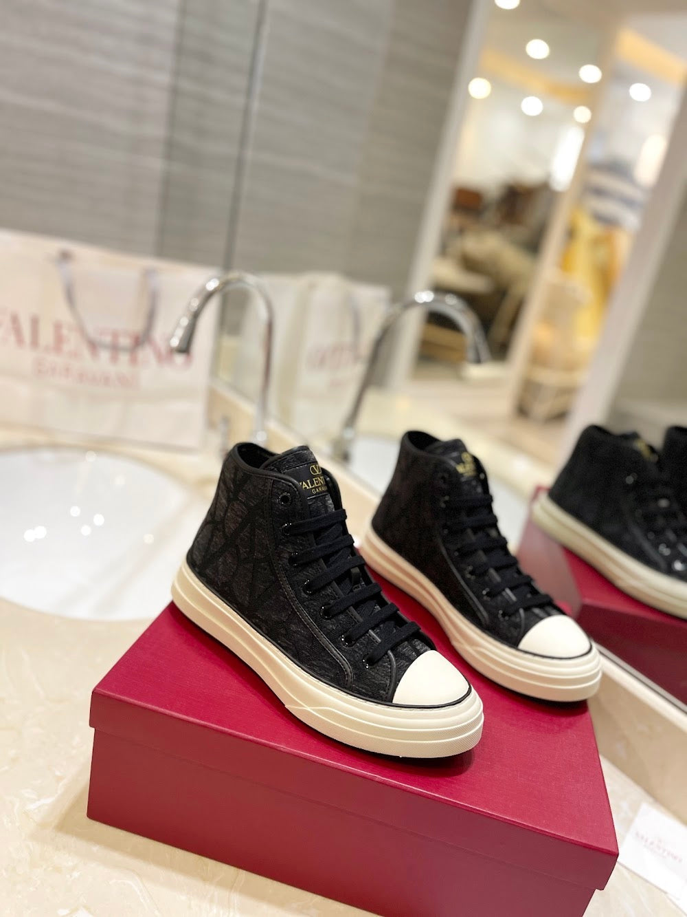 Anum Bags Valentino Luxury Shoes --52568