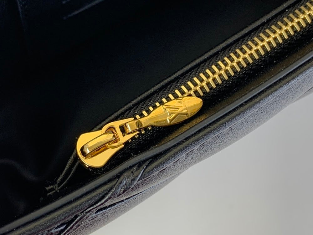 Anum Bags ln Luxury Bag --62631