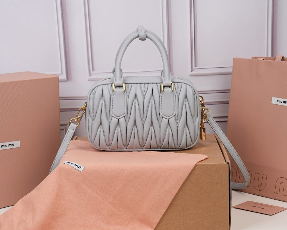 Anum Bags Miun Miun Luxury Bag --122510