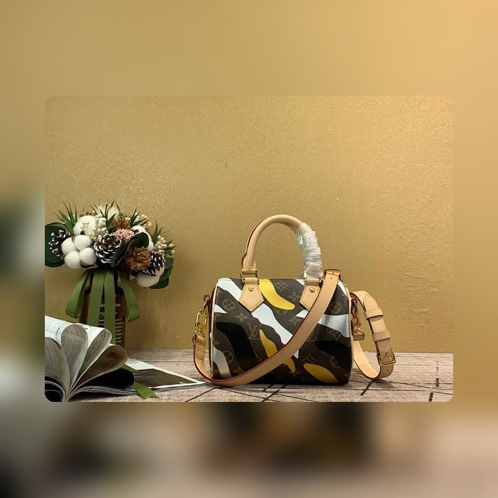 Anum Bags ln Luxury Bag --56721