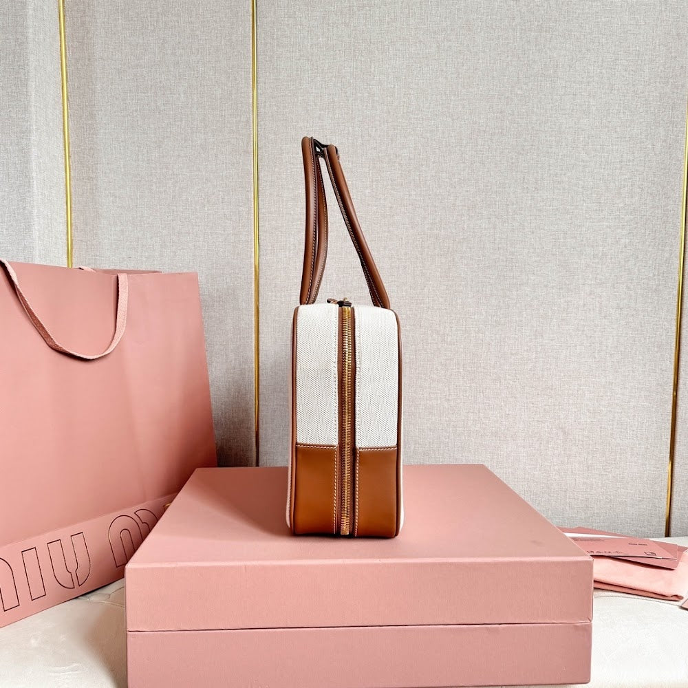 Anum Bags Miun Miun Luxury Bag --123573