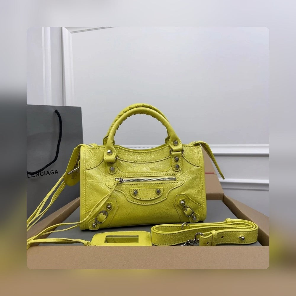 new-luxury-designer-bags-nm24051