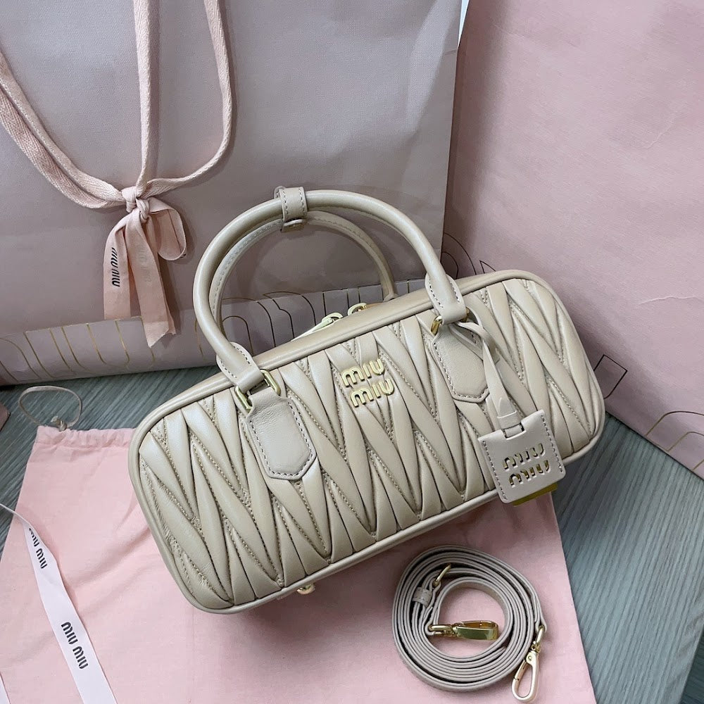Anum Bags Miun Miun Luxury Bag --122387