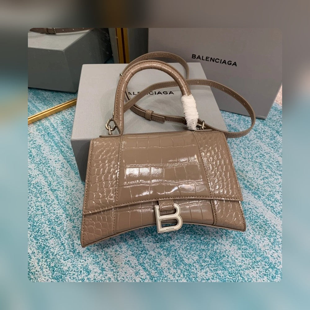 new-luxury-designer-bags-nm24081