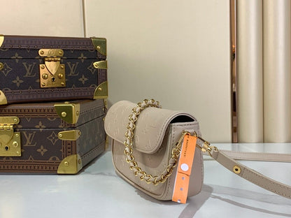 Anum Bags ln Luxury Bag --62857