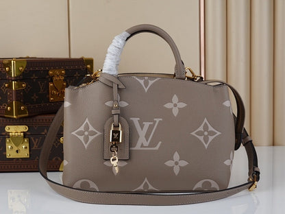 Anum Bags ln Luxury Bag --60390
