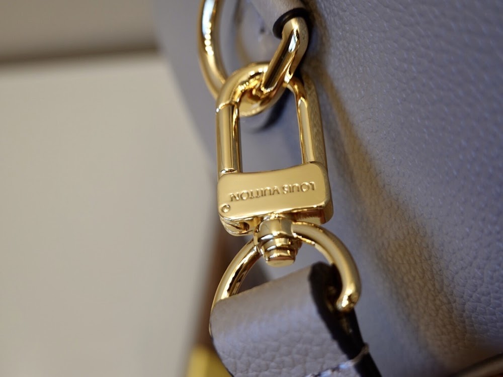 Anum Bags ln Luxury Bag --60257