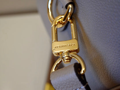Anum Bags ln Luxury Bag --60257