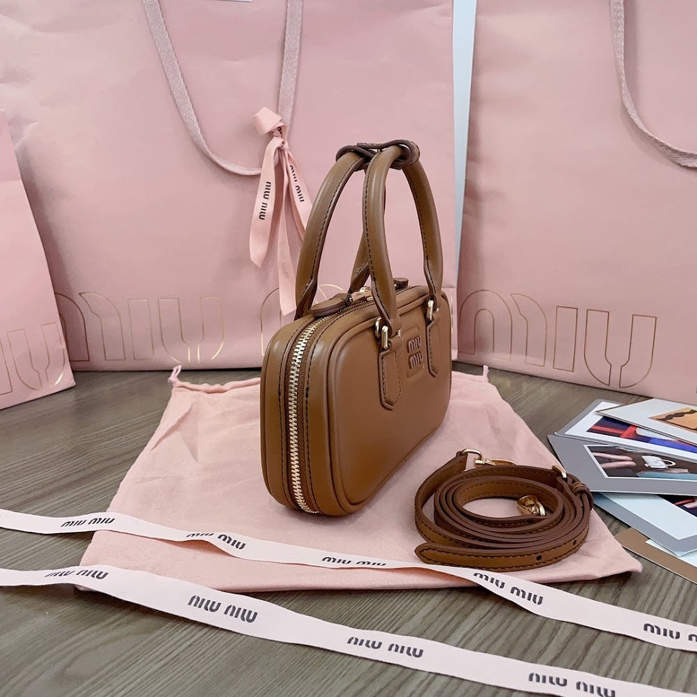 Anum Bags Miun Miun Luxury Bag --123337