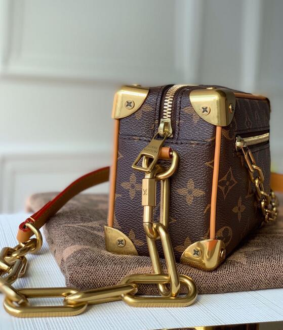 Anum Bags Detail