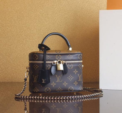 Anum Bags Detail