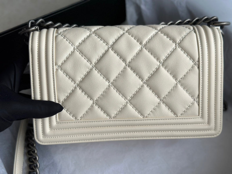 Anum Bags Detail