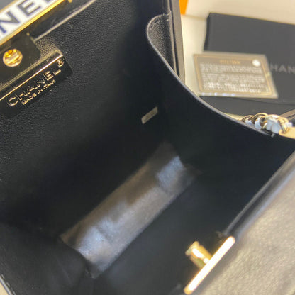 Anum Bags Detail