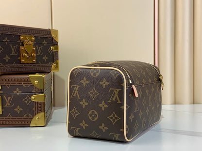 Anum Bags ln Luxury Bag --62572