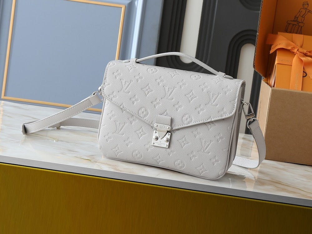 Anum Bags ln Luxury Bag --76741