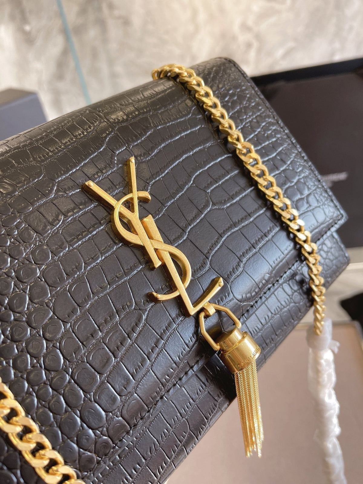 Anum Bags Detail