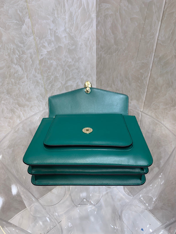 Anum Bags Detail