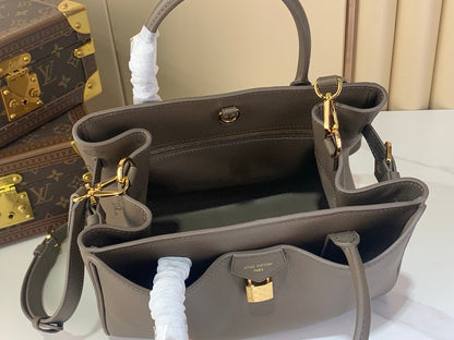 Anum Bags ln Luxury Bag --63040