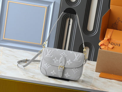 Anum Bags ln Luxury Bag --76715