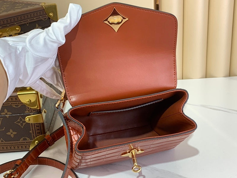 Anum Bags ln Luxury Bag --63324