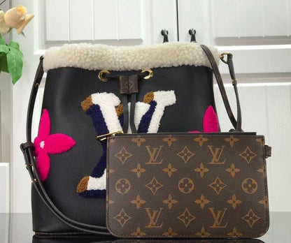 Anum Bags Detail