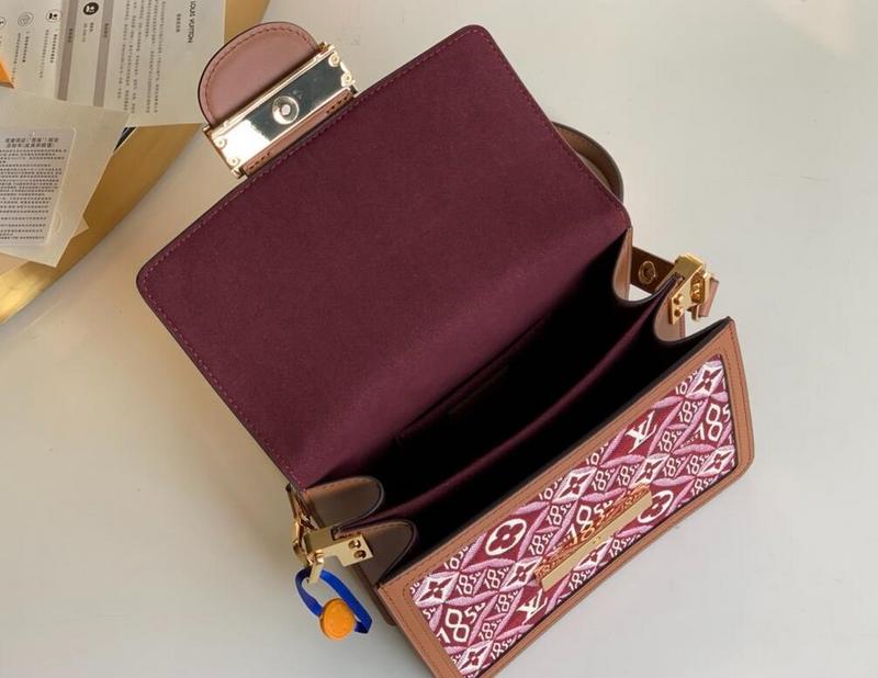 Anum Bags Detail