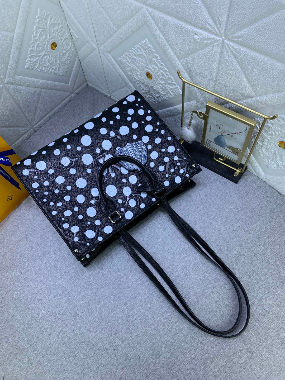 Anum Bags Detail