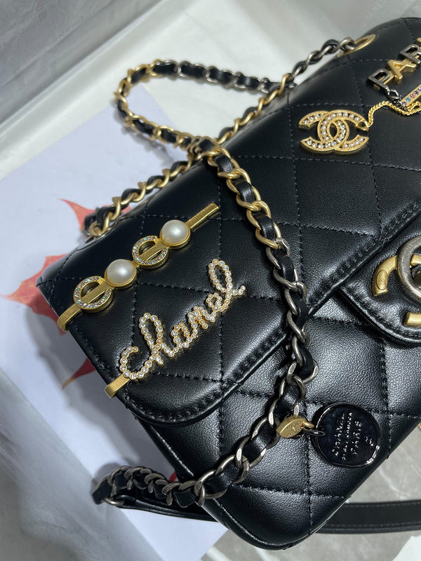 Anum Bags Detail