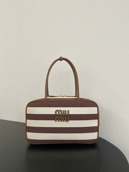 Anum Bags Miun Miun Luxury Bag --123343