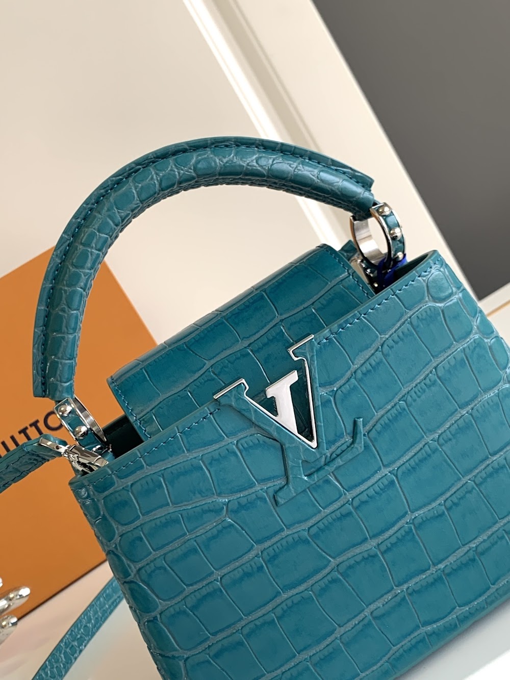 Anum Bags ln Luxury Bag --96817