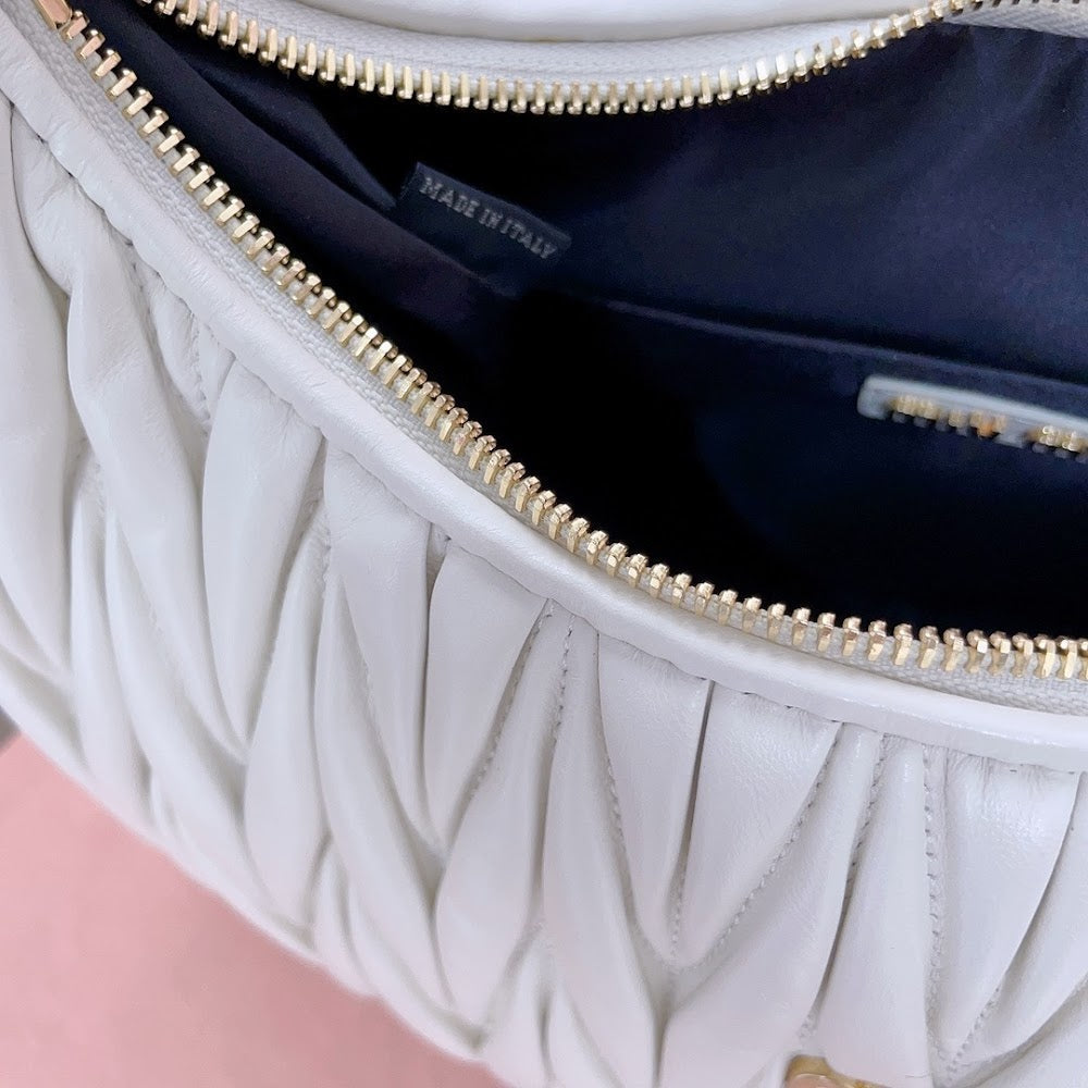 Anum Bags Miun Miun Luxury Bag --123245