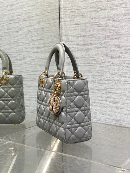 new-designer-premium-bags-nm16767