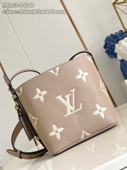 Anum Bags ln Luxury Bag --96447