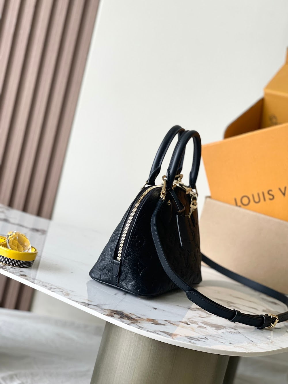 Anum Bags ln Luxury Bag --95691