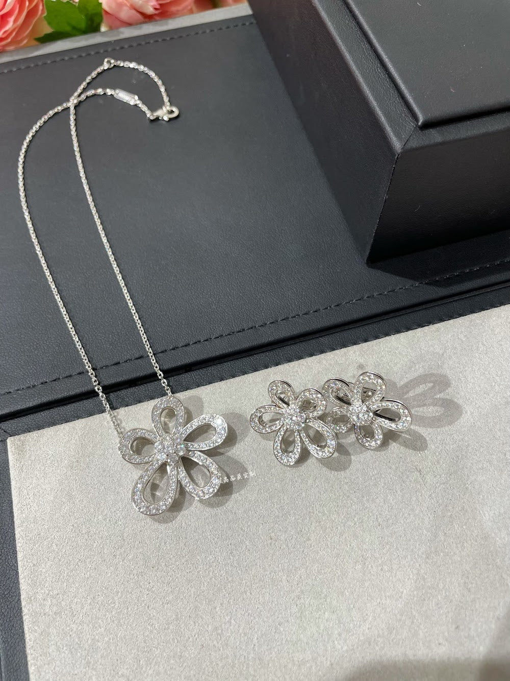 Anum Bags VCA Luxury Jewelry --51866
