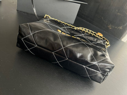 Anum Bags Detail