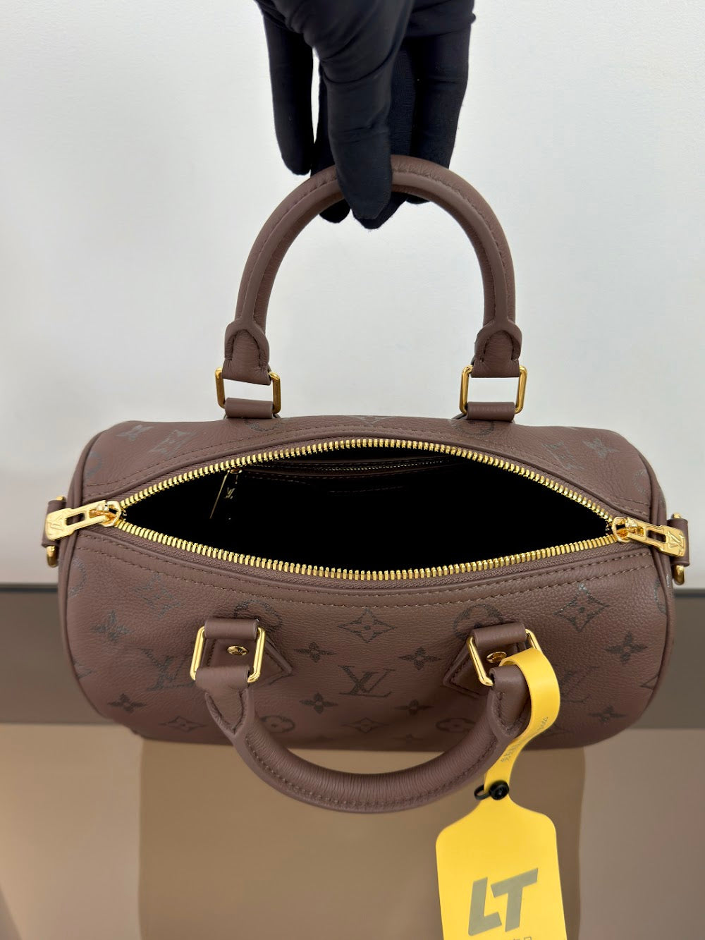 Anum Bags ln Luxury Bag --96225