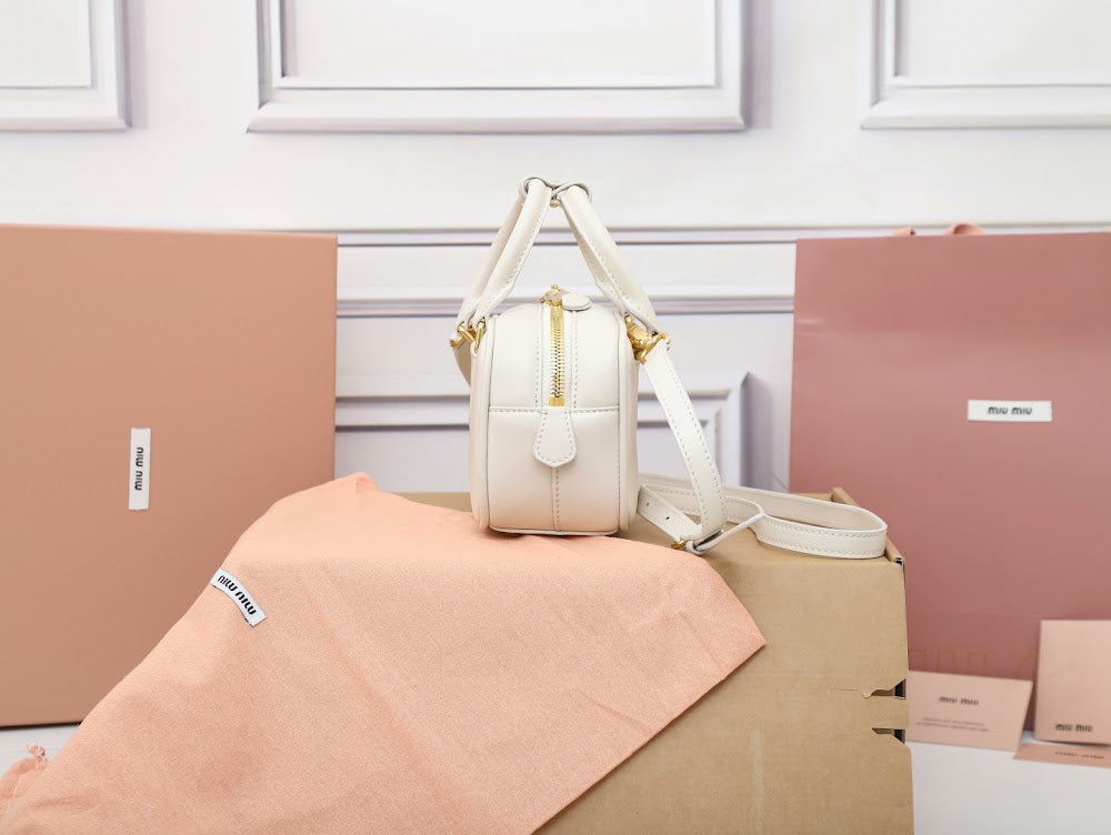 Anum Bags Miun Miun Luxury Bag --123188