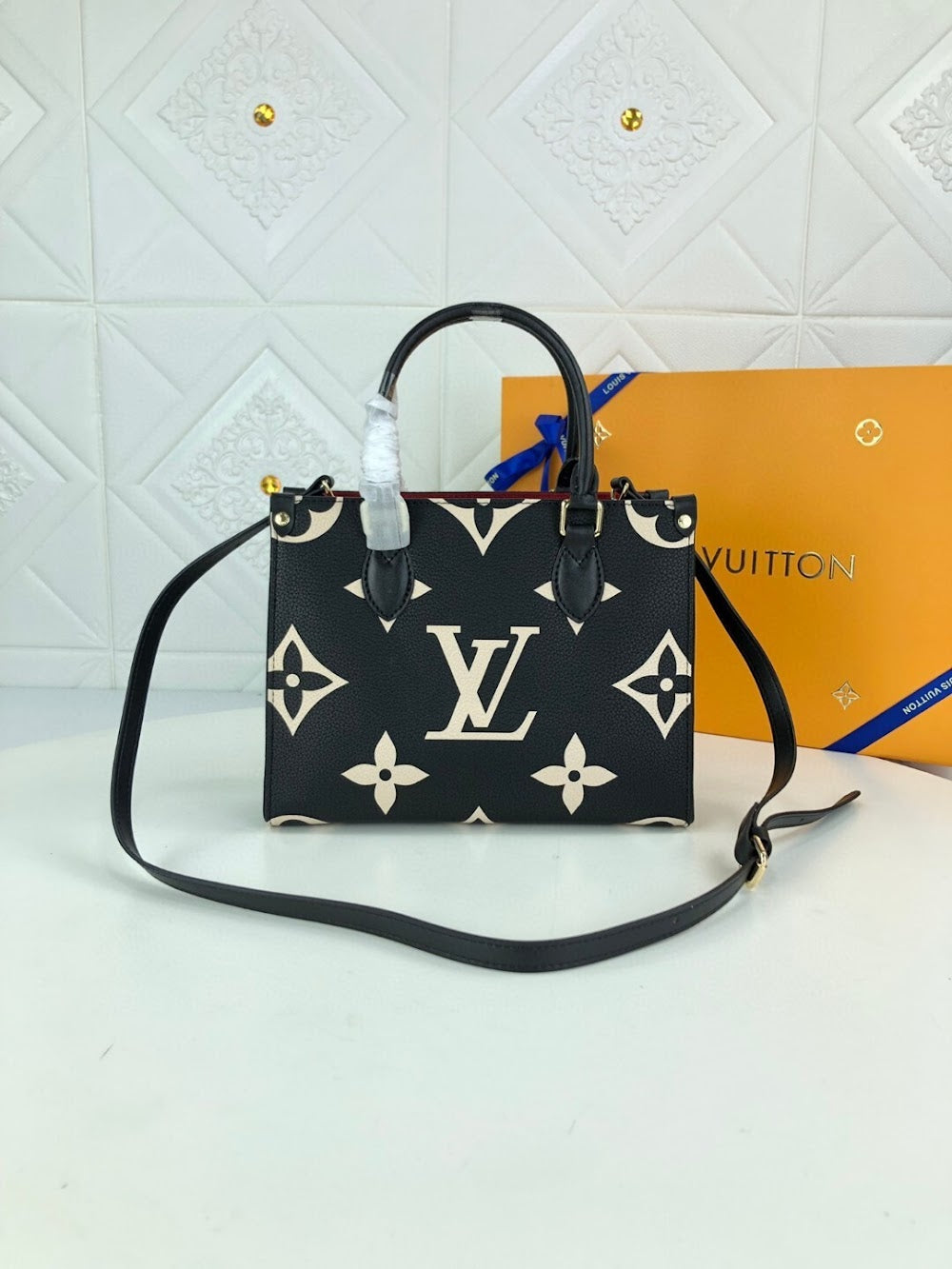 Anum Bags ln Luxury Bag --76021