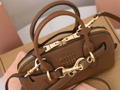 Anum Bags Miun Miun Luxury Bag --123374