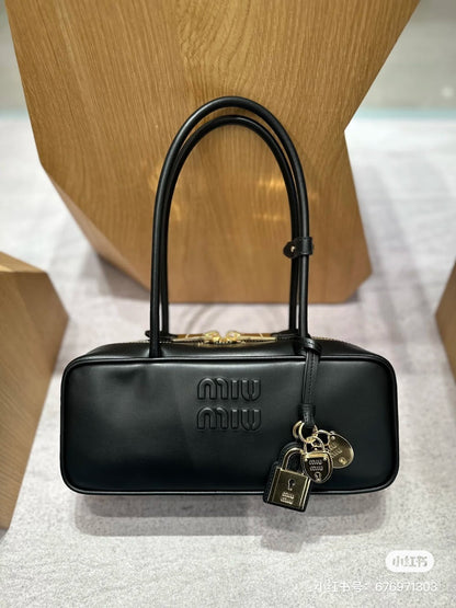 Anum Bags Miun Miun Luxury Bag --123030