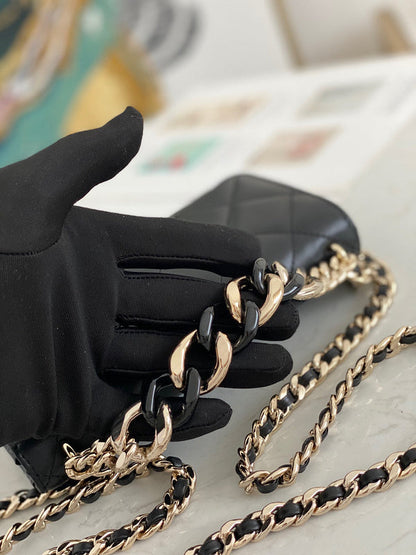 Anum Bags Detail