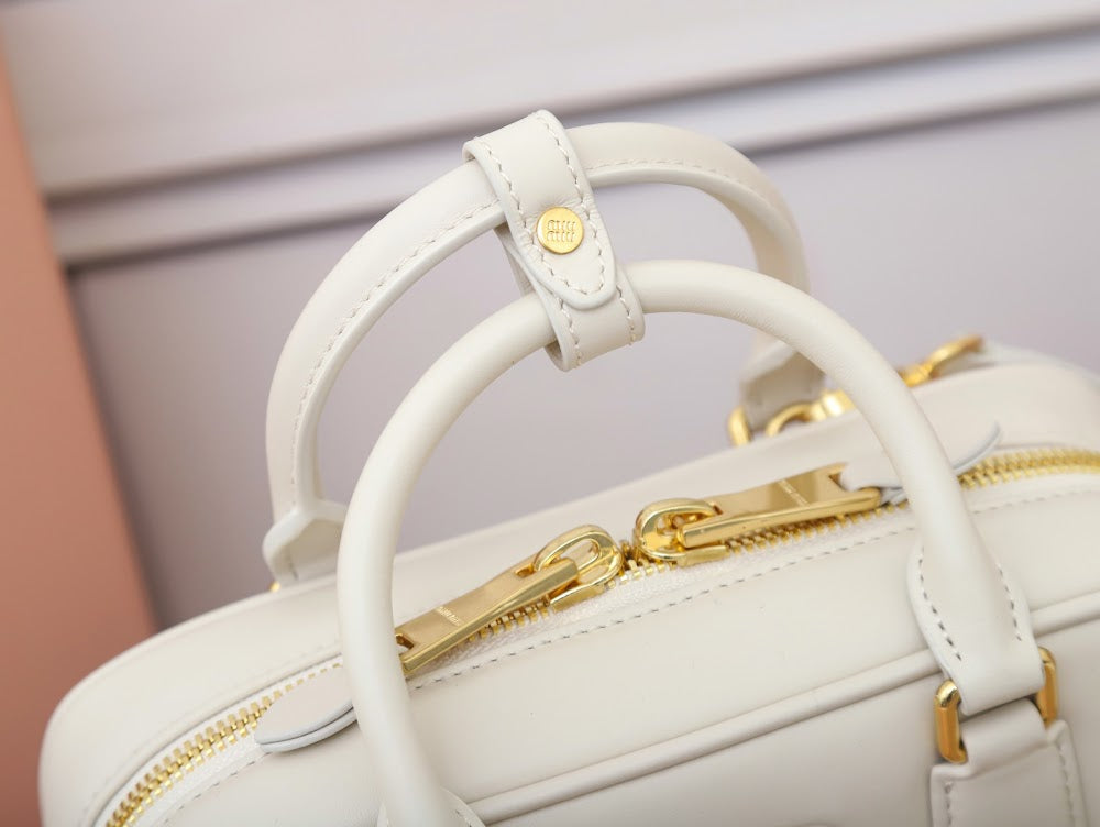 Anum Bags Miun Miun Luxury Bag --123188