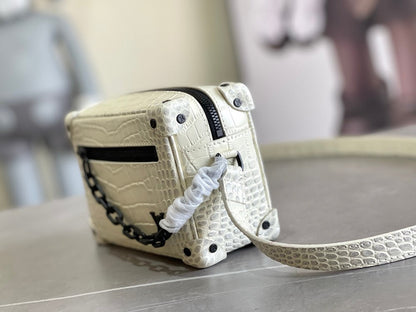 Anum Bags ln Luxury Bag --71355