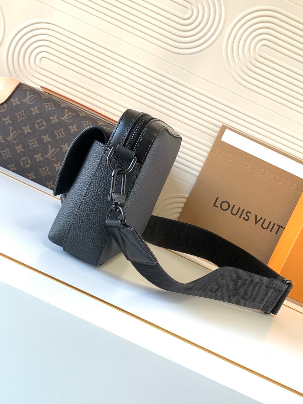 Anum Bags ln Luxury Bag --71010