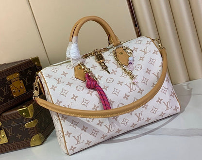 Anum Bags ln Luxury Bag --62840